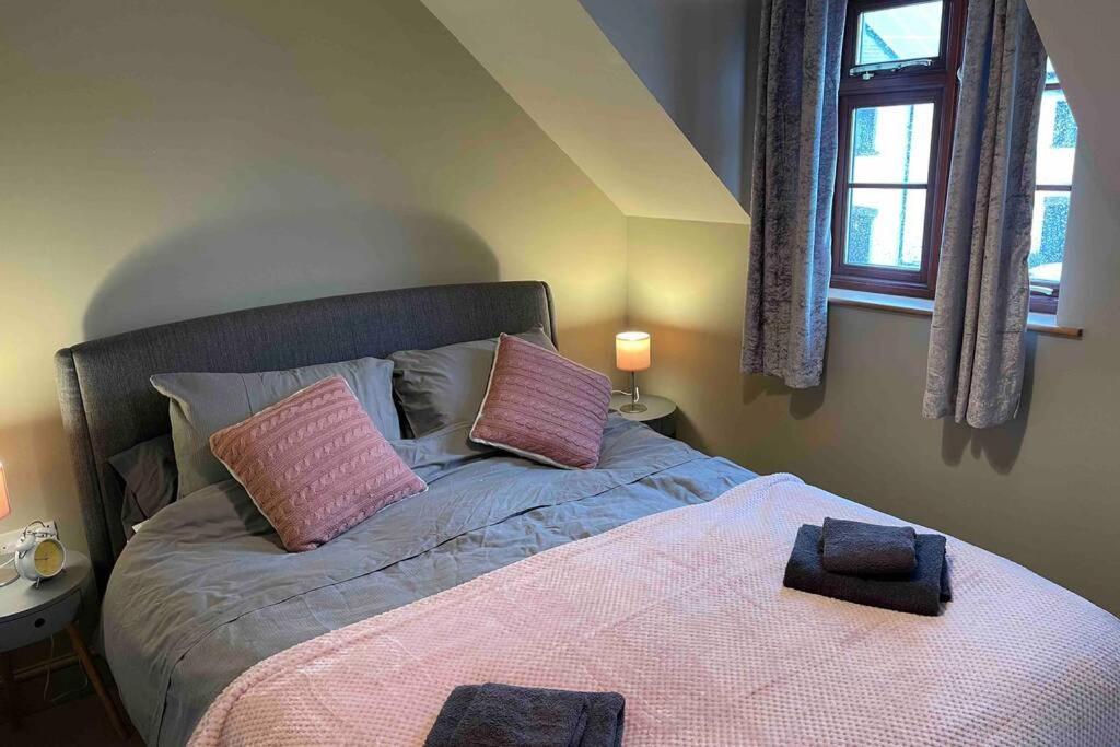 Cottage With Hot Tub In Pembrokeshire Haverfordwest Bagian luar foto