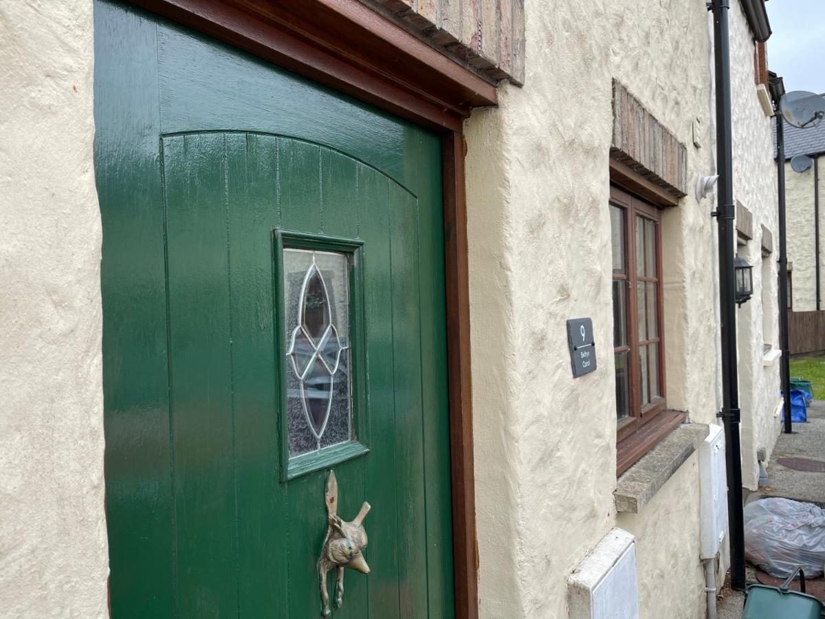 Cottage With Hot Tub In Pembrokeshire Haverfordwest Bagian luar foto
